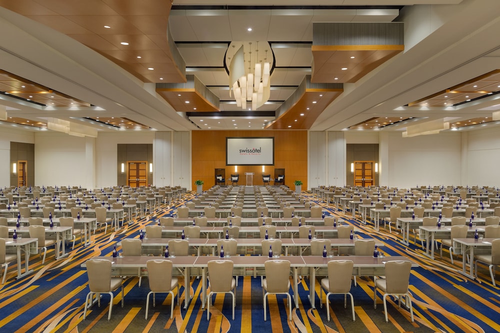 Swissotel - Chicago — Hotel building in Chicago, Illinois