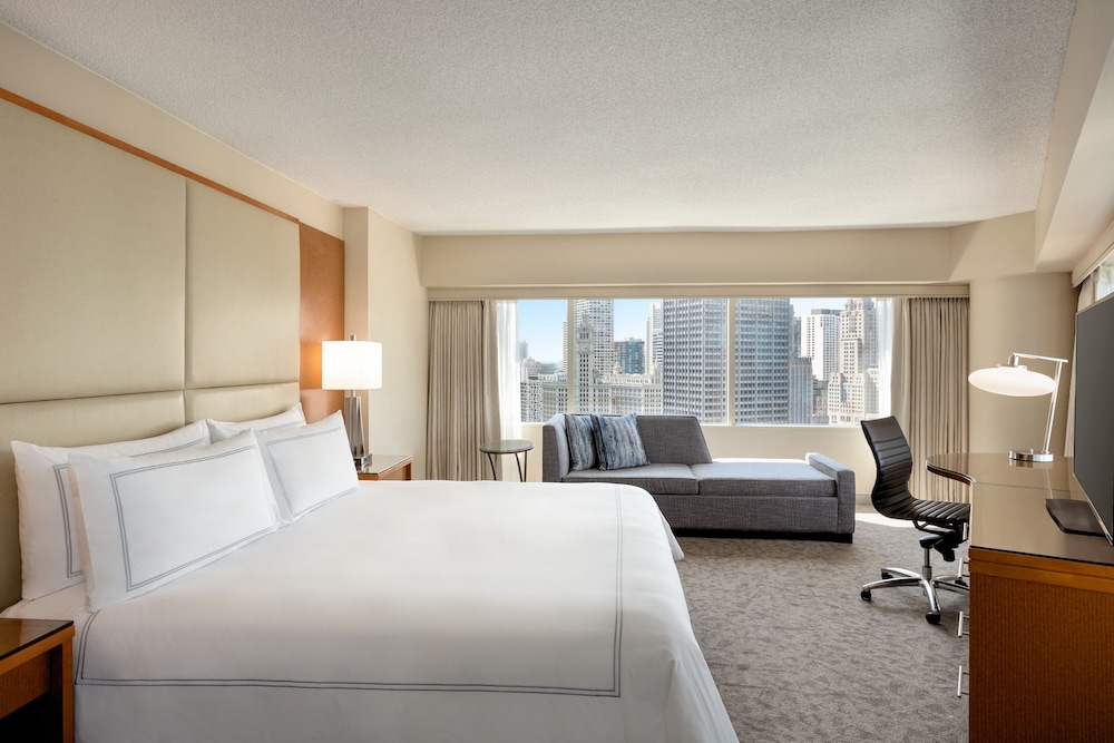 Swissotel - Chicago — Hotel rooms in Chicago, Illinois