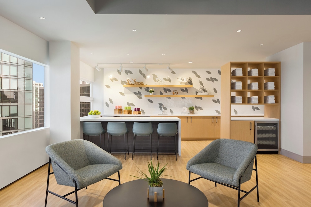 Swissotel - Chicago — Restaurant & bars in Chicago, Illinois