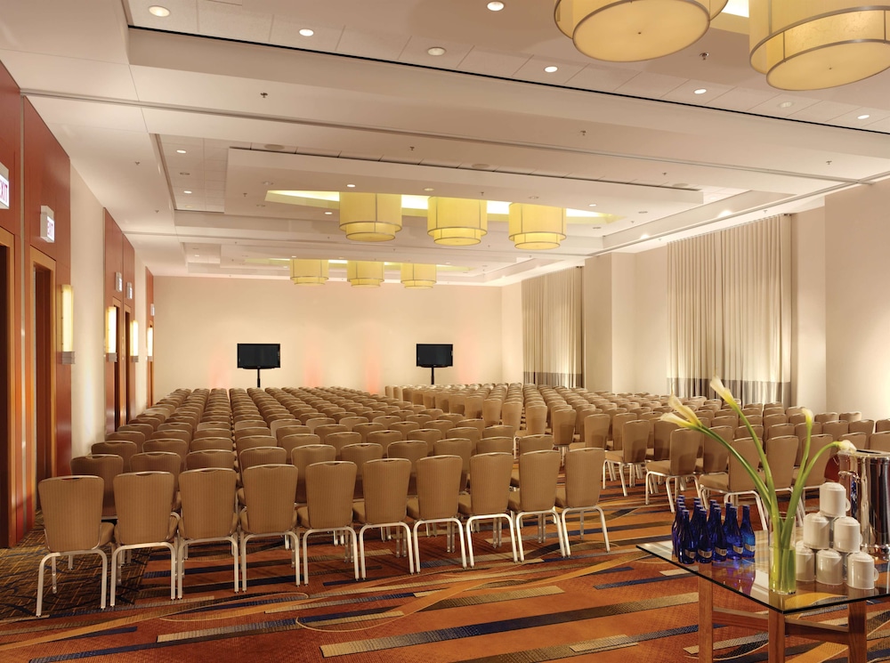 Swissotel - Chicago — Hotel building in Chicago, Illinois