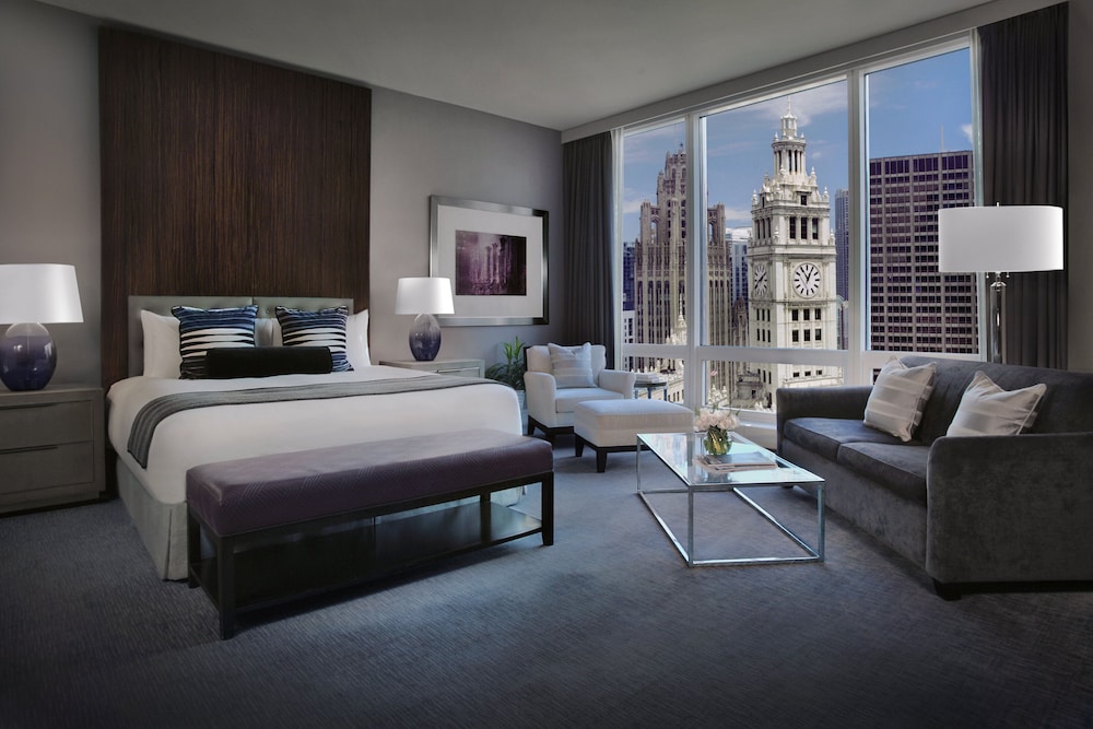 Trump International Hotel & Tower Chicago — Hotel rooms in Chicago, Illinois