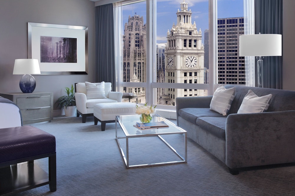 Trump International Hotel & Tower Chicago — Hotel rooms in Chicago, Illinois