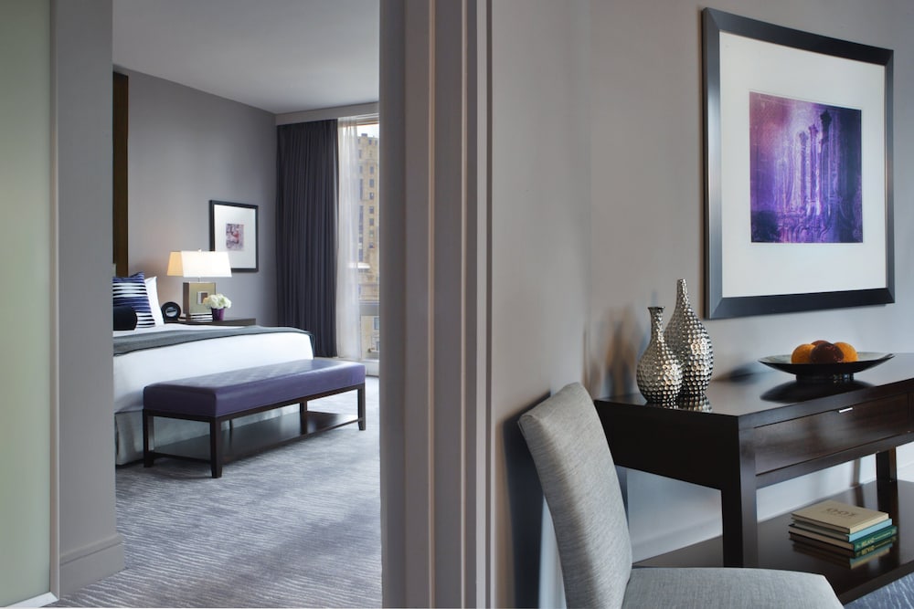 Trump International Hotel & Tower Chicago — Hotel rooms in Chicago, Illinois