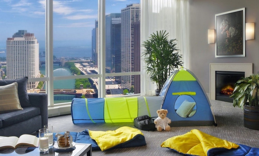 Trump International Hotel & Tower Chicago — Hotel rooms in Chicago, Illinois