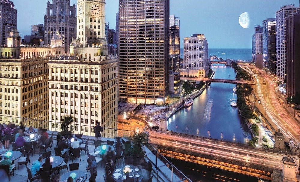 Trump International Hotel & Tower Chicago — Attractions in the area in Chicago, Illinois