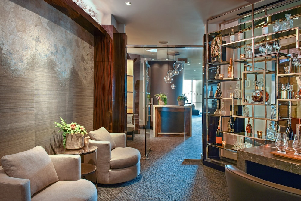 Trump International Hotel & Tower Chicago — Restaurant & bars in Chicago, Illinois