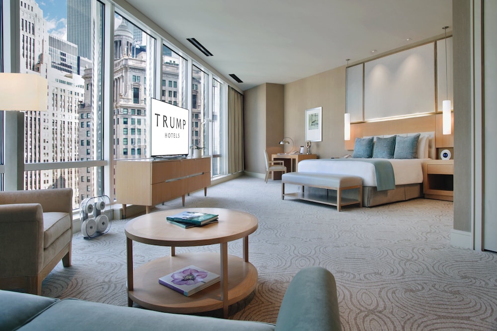 Trump International Hotel & Tower Chicago — Hotel rooms in Chicago, Illinois