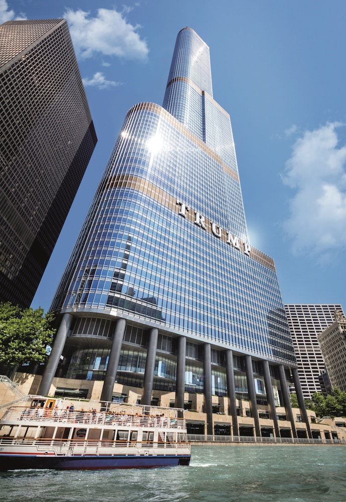Trump International Hotel & Tower Chicago — Hotel building in Chicago, Illinois