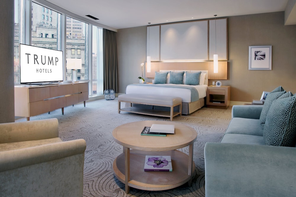 Trump International Hotel & Tower Chicago — Hotel rooms in Chicago, Illinois