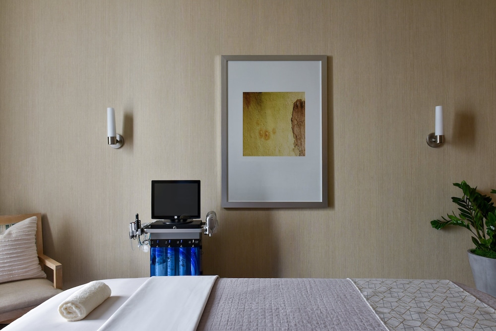 Trump International Hotel & Tower Chicago — Hotel rooms in Chicago, Illinois