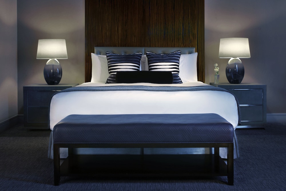 Trump International Hotel & Tower Chicago — Hotel rooms in Chicago, Illinois