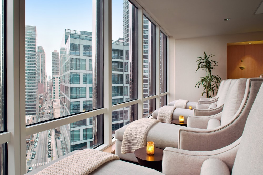 Trump International Hotel & Tower Chicago — Hotel rooms in Chicago, Illinois