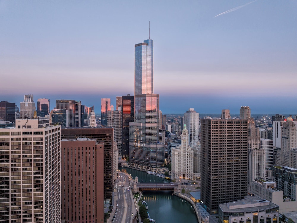Trump International Hotel & Tower Chicago — Hotel building in Chicago, Illinois