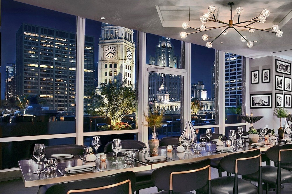 Trump International Hotel & Tower Chicago — Restaurant & bars in Chicago, Illinois
