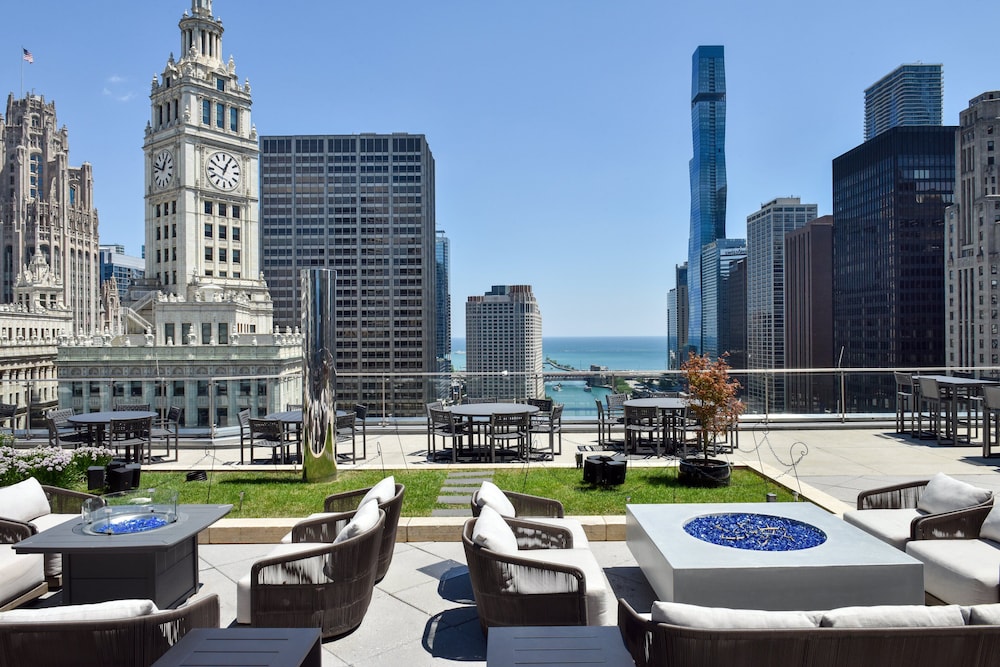 Trump International Hotel & Tower Chicago — Attractions in the area in Chicago, Illinois