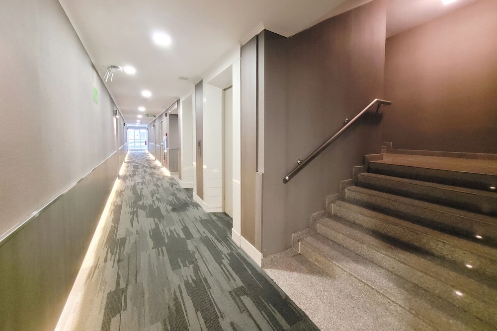 Citin Pratunam Bangkok Hotel by Compass Hospitality — Hotel building in Bangkok, Bangkok