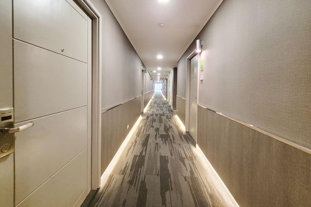 Citin Pratunam Bangkok Hotel by Compass Hospitality — Hotel building in Bangkok, Bangkok