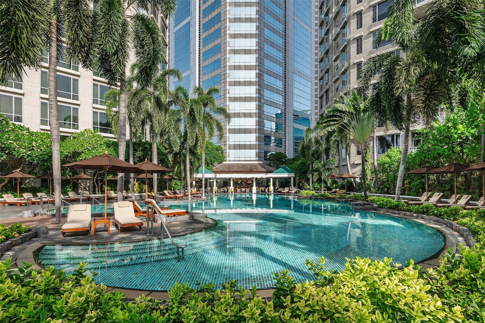 Conrad Bangkok — Swimming pool in Bangkok, Bangkok
