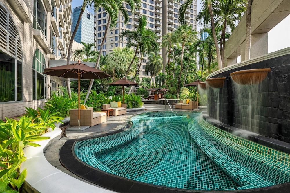 Conrad Bangkok — Swimming pool in Bangkok, Bangkok