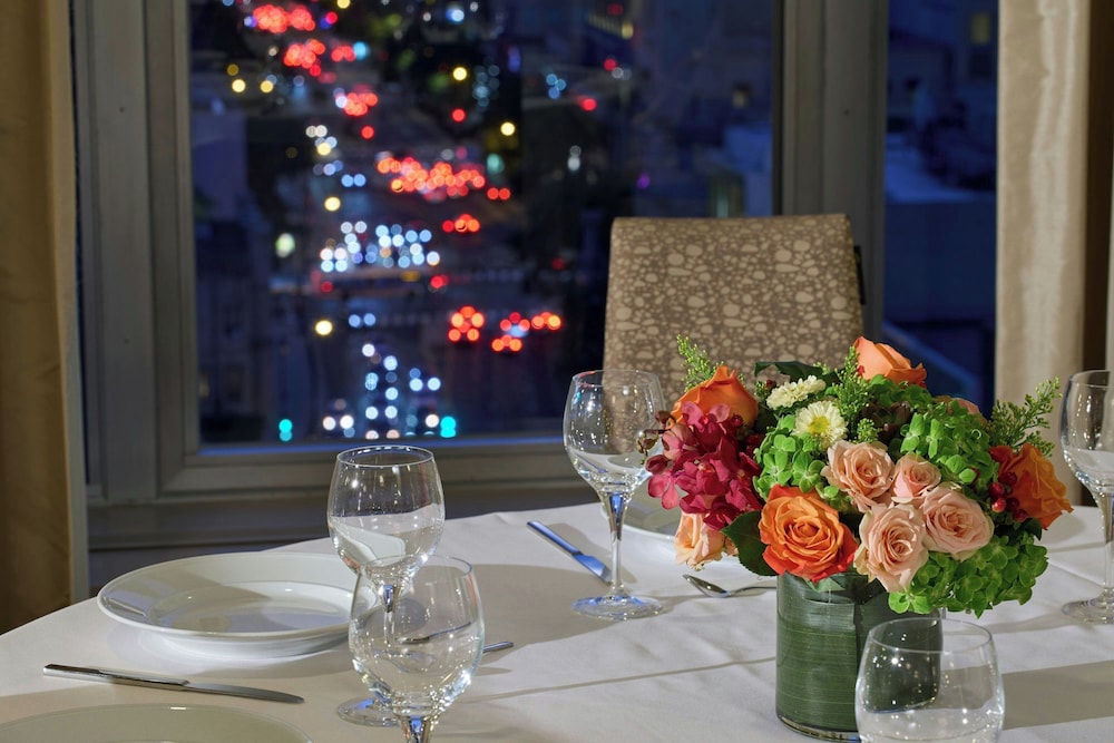 The Westin Michigan Avenue Chicago — Restaurant & bars in Chicago, Illinois