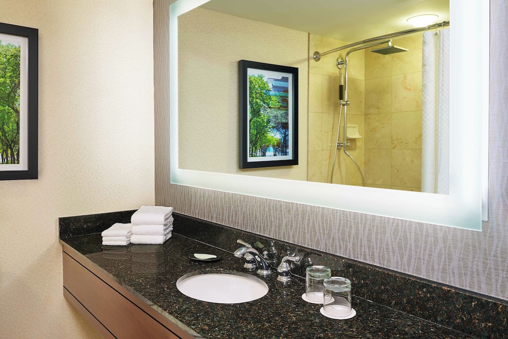 The Westin Michigan Avenue Chicago — Hotel rooms in Chicago, Illinois
