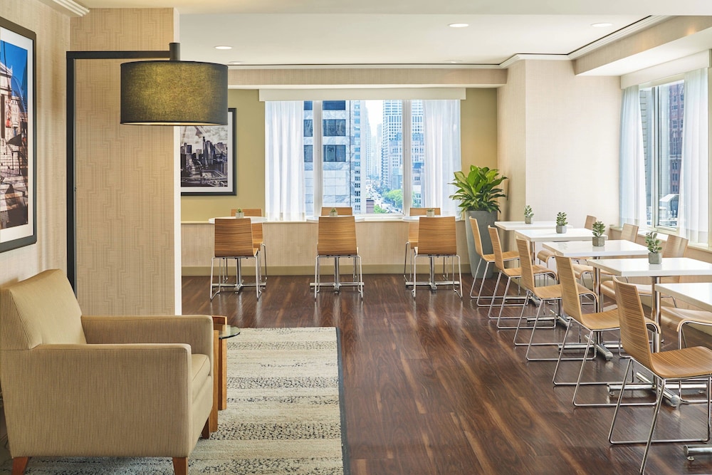 The Westin Michigan Avenue Chicago — Restaurant & bars in Chicago, Illinois