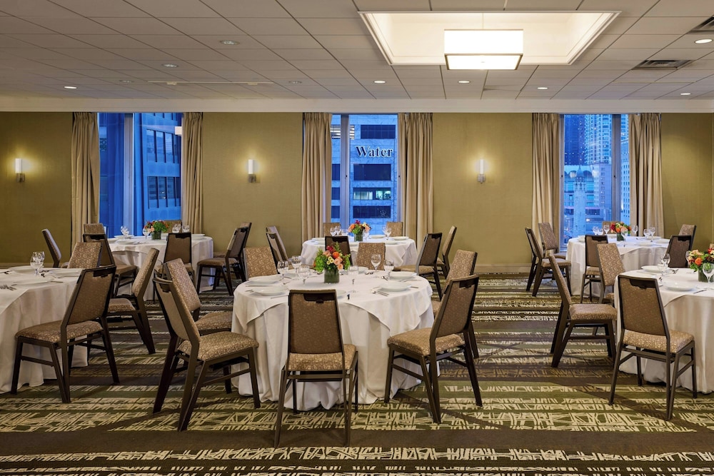 The Westin Michigan Avenue Chicago — Restaurant & bars in Chicago, Illinois