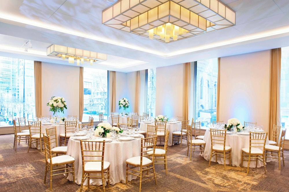 The Westin Michigan Avenue Chicago — Hotel building in Chicago, Illinois