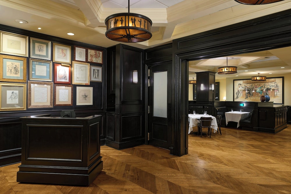 The Westin Michigan Avenue Chicago — Restaurant & bars in Chicago, Illinois