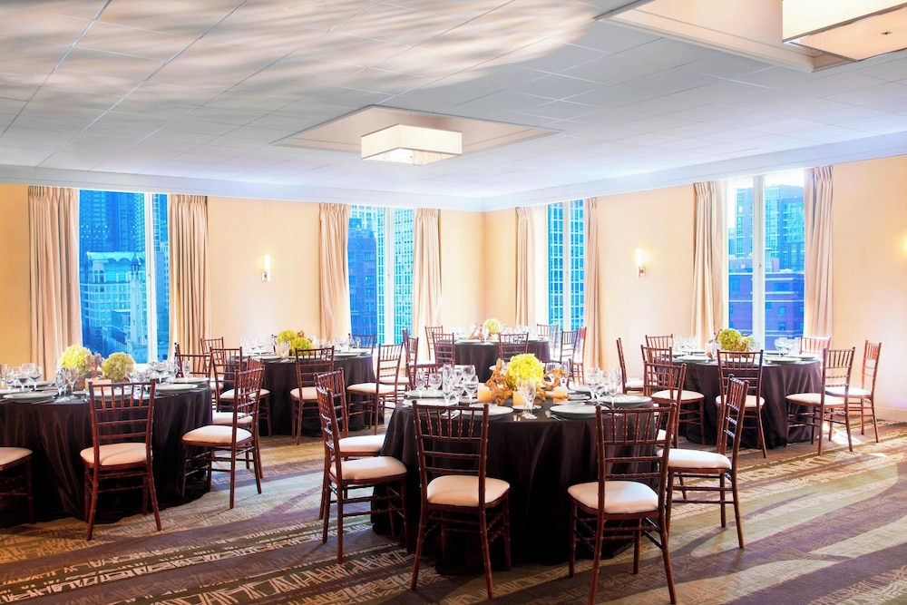 The Westin Michigan Avenue Chicago — Restaurant & bars in Chicago, Illinois