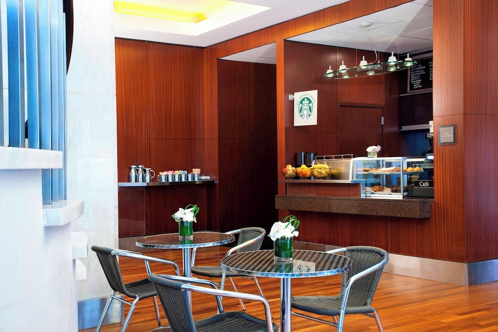 The Westin Michigan Avenue Chicago — Restaurant & bars in Chicago, Illinois