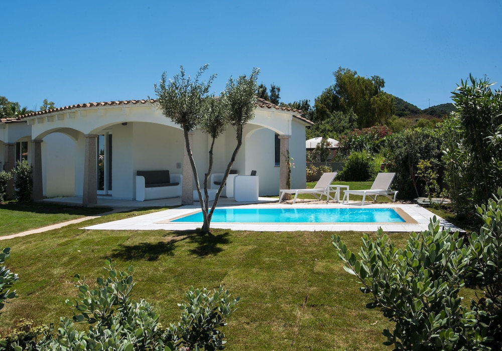 Limone Beach Resort — Swimming pool in Castiadas, Sardinia
