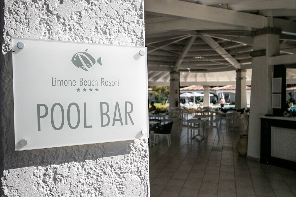 Limone Beach Resort — Restaurant & bars in Castiadas, Sardinia