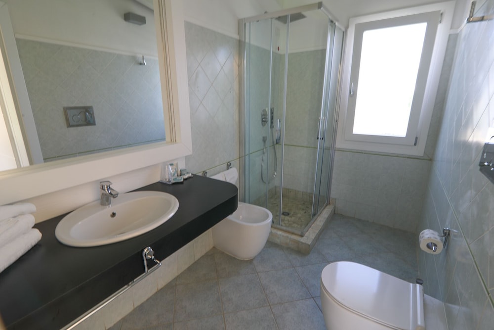 Limone Beach Resort — Hotel rooms in Castiadas, Sardinia