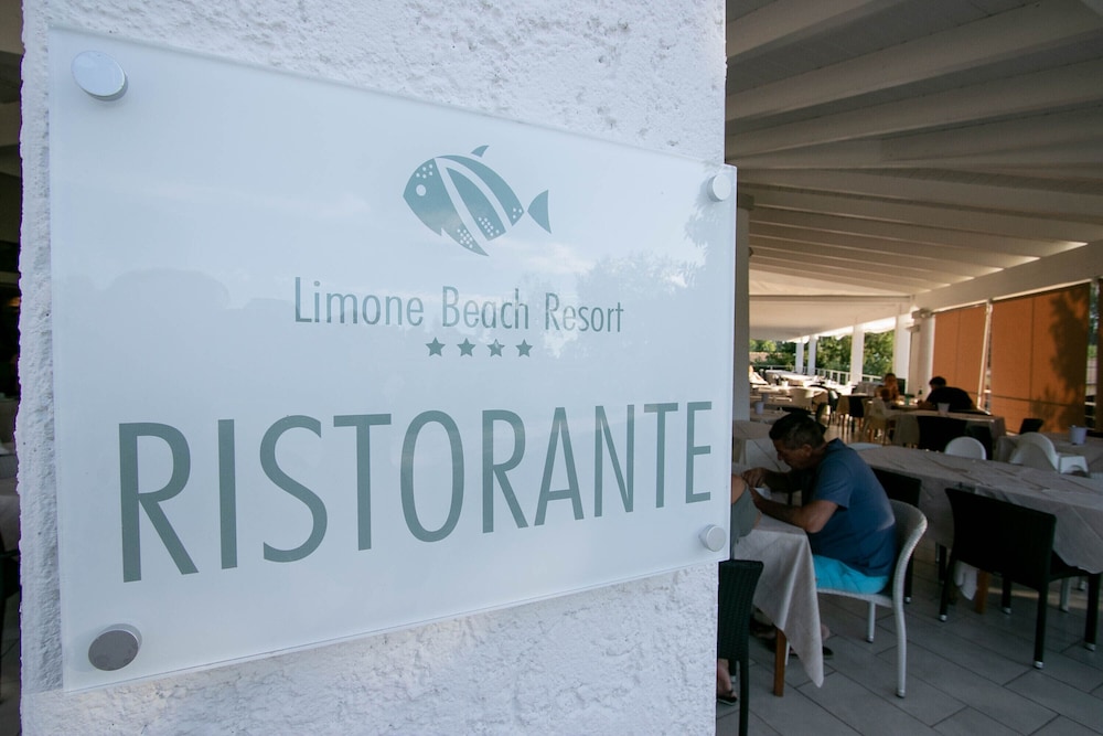 Limone Beach Resort — Restaurant & bars in Castiadas, Sardinia