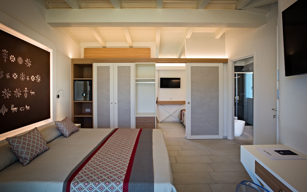 Limone Beach Resort — Hotel rooms in Castiadas, Sardinia