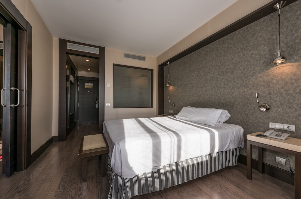 Hotel Mercader - zdjęcie 3