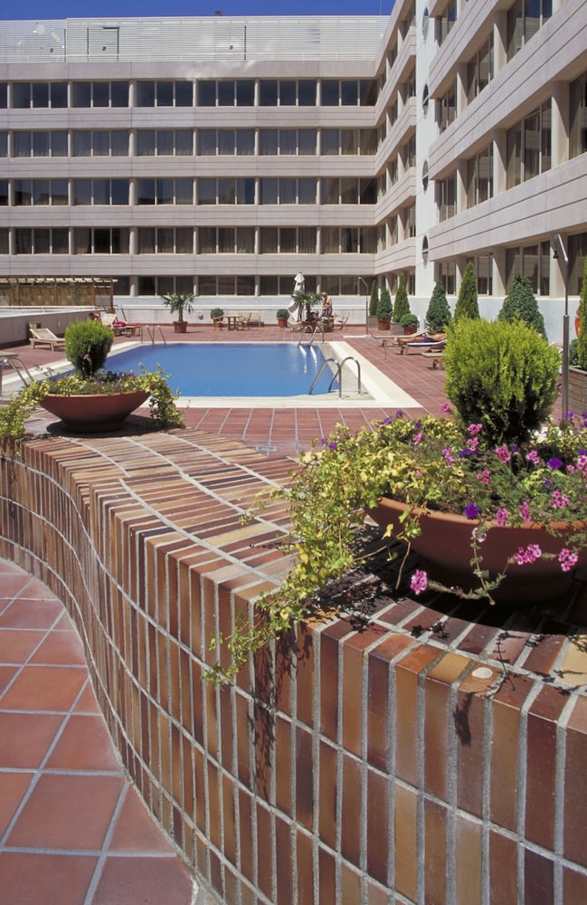 Novotel Madrid Feria and Airport - zdjęcie 3