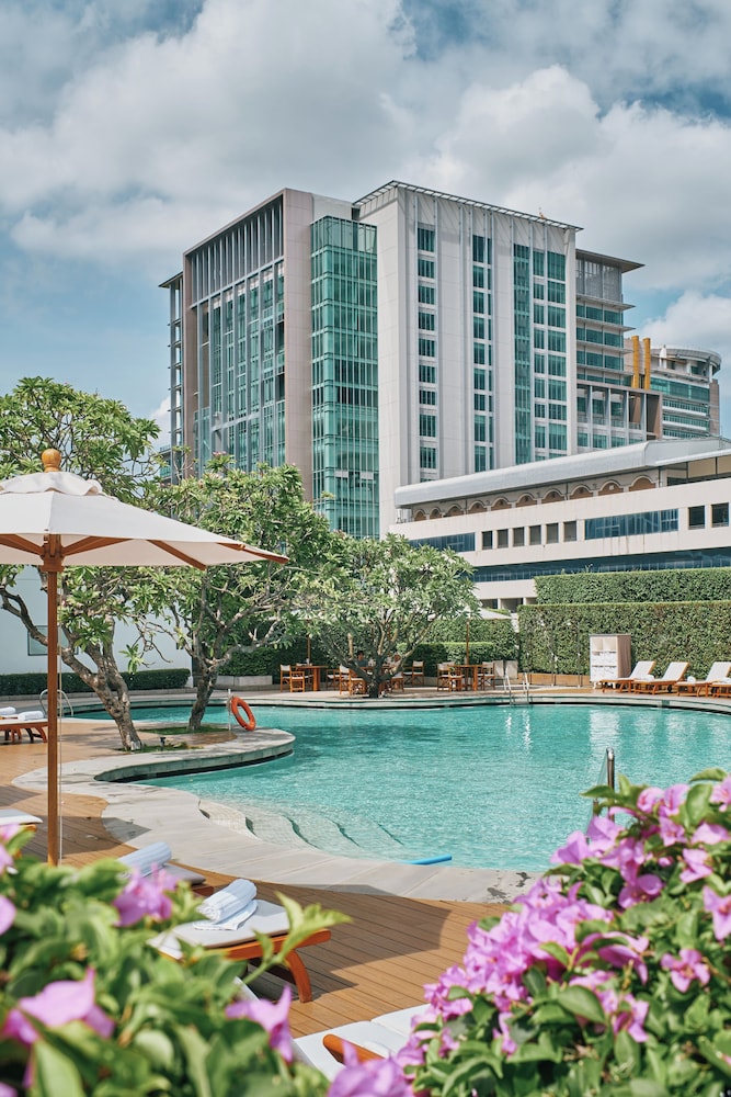 Grand Hyatt Erawan Bangkok — Swimming pool in Bangkok, Bangkok