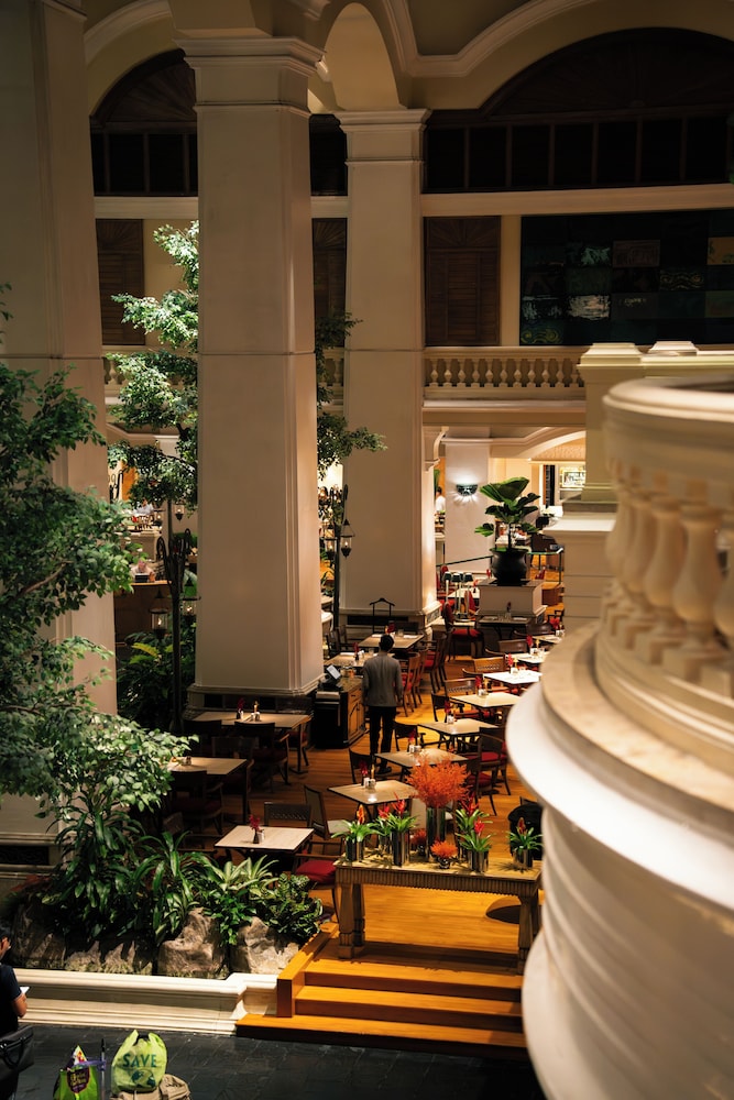 Grand Hyatt Erawan Bangkok — Restaurant & bars in Bangkok, Bangkok