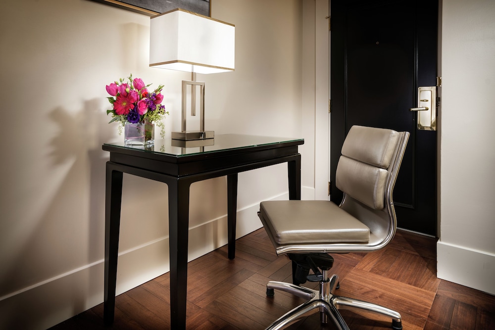 Staypineapple, An Elegant Hotel, Union Square — Hotel rooms in San Francisco, California