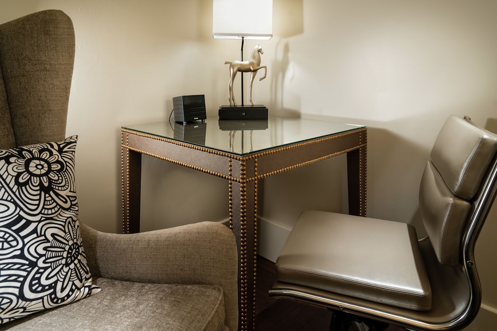 Staypineapple, An Elegant Hotel, Union Square — Hotel rooms in San Francisco, California
