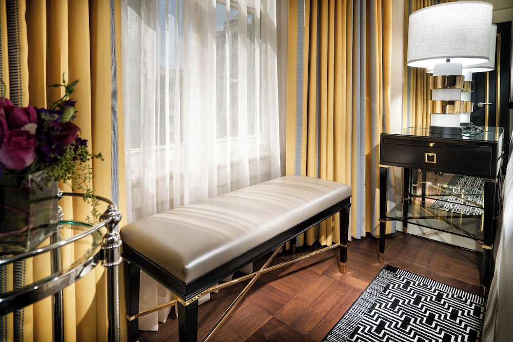 Staypineapple, An Elegant Hotel, Union Square — Hotel rooms in San Francisco, California