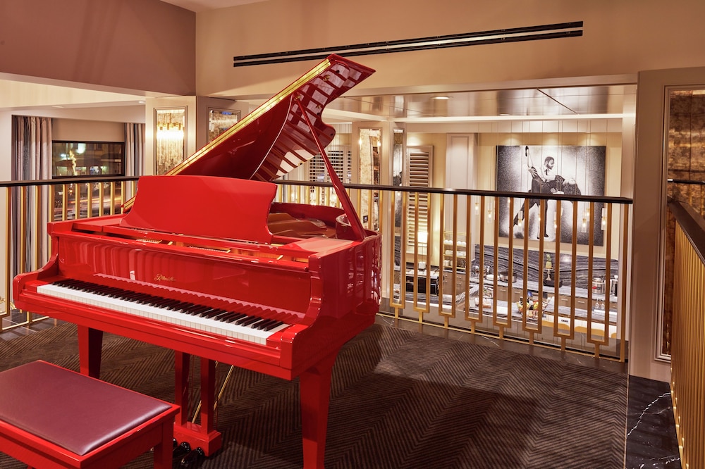 Staypineapple, An Elegant Hotel, Union Square — Restaurant & bars in San Francisco, California