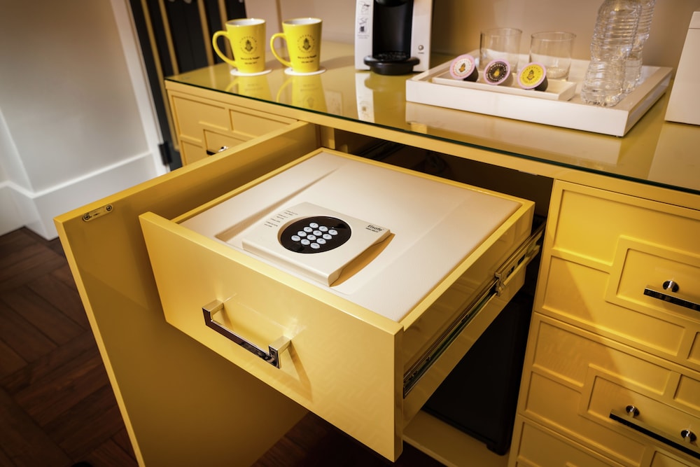 Staypineapple, An Elegant Hotel, Union Square — Hotel rooms in San Francisco, California