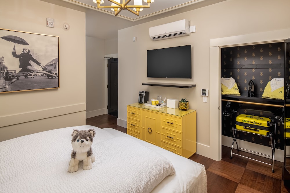 Staypineapple, An Elegant Hotel, Union Square — Hotel rooms in San Francisco, California