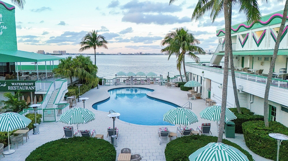 Palm Tree Club Miami Hotel