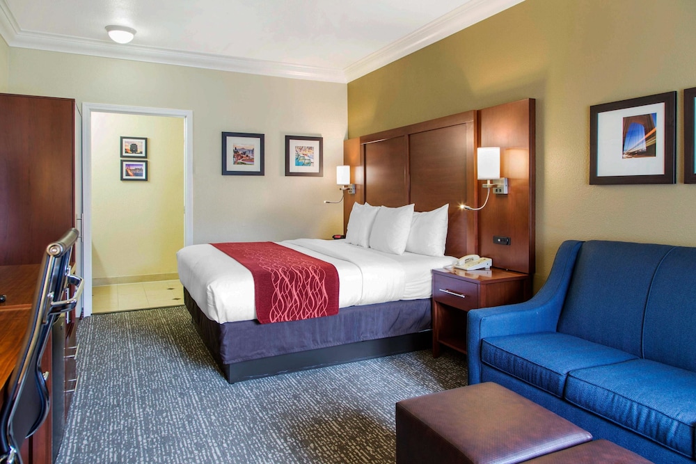 Comfort Inn and Suites San Francisco Airport North — Hotel rooms in Brisbane, California