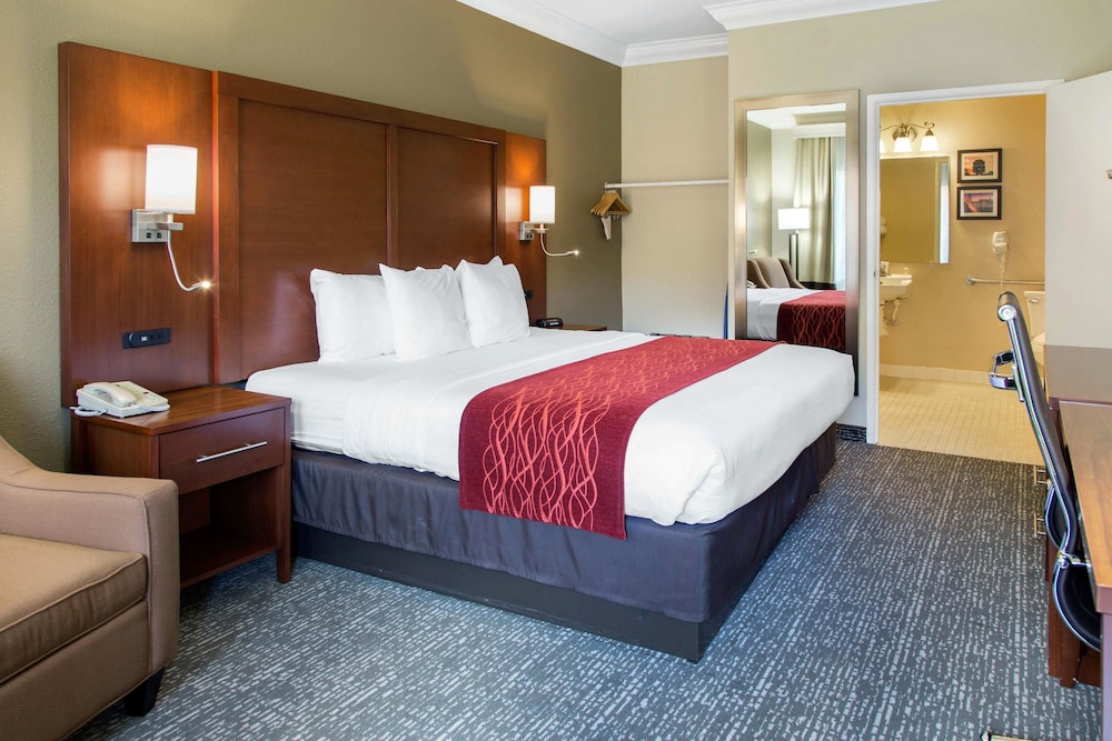 Comfort Inn and Suites San Francisco Airport North — Hotel rooms in Brisbane, California