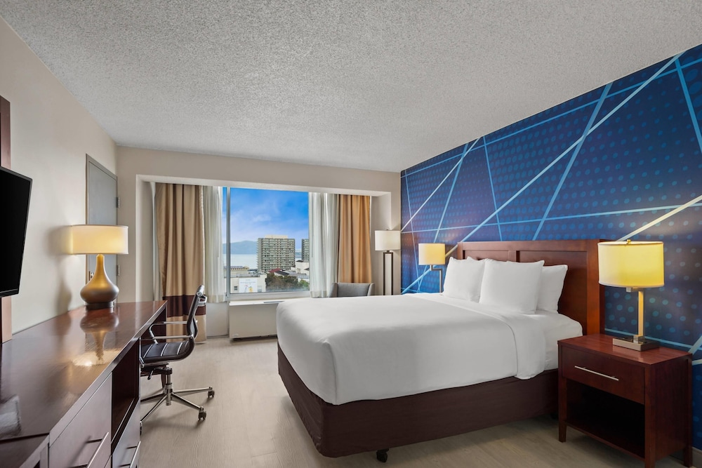 Comfort Inn by the Bay — Hotel rooms in San Francisco, California